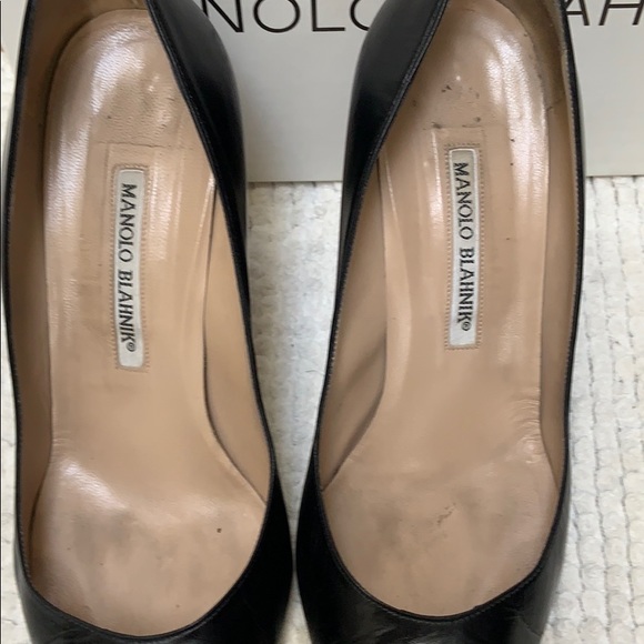 Manolo Blahnik Classic Black Pumps - Picture 10 of 10